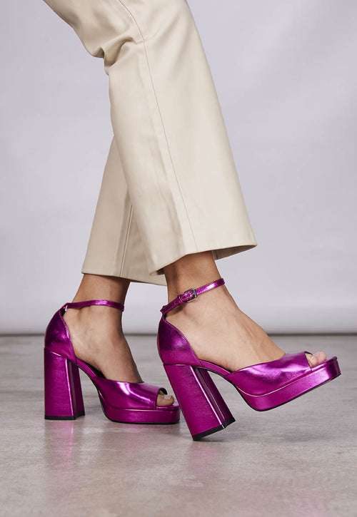 Sandalias fucsia metalizadas con tacón ancho y plataforma para mujer blunt 
