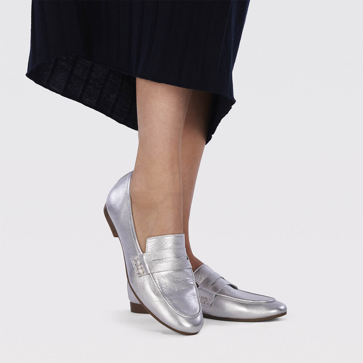 Mocasines plateados de piel para mujer augusta 