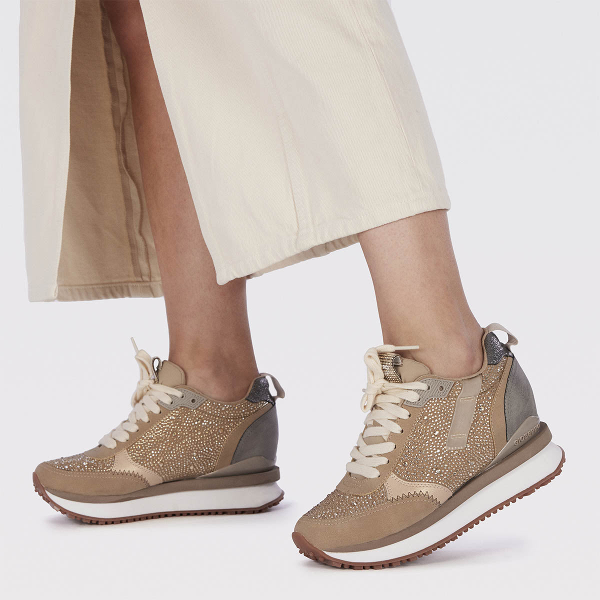 Sneakers beige monocolor con detalle de cristales para mujer ethan 