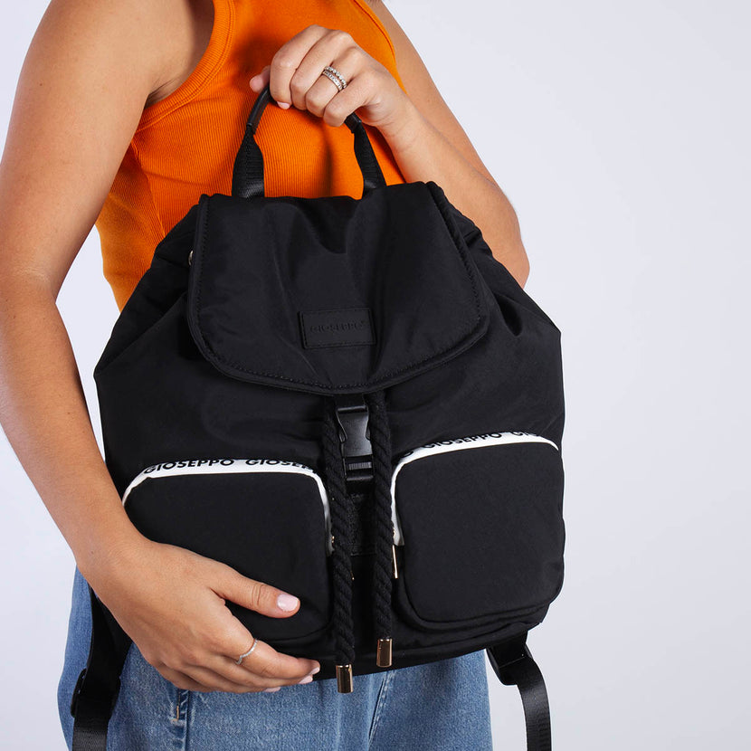 MOCHILA NEGRA DE NYLON CON CONTRASTES DE COLOR BONSALL