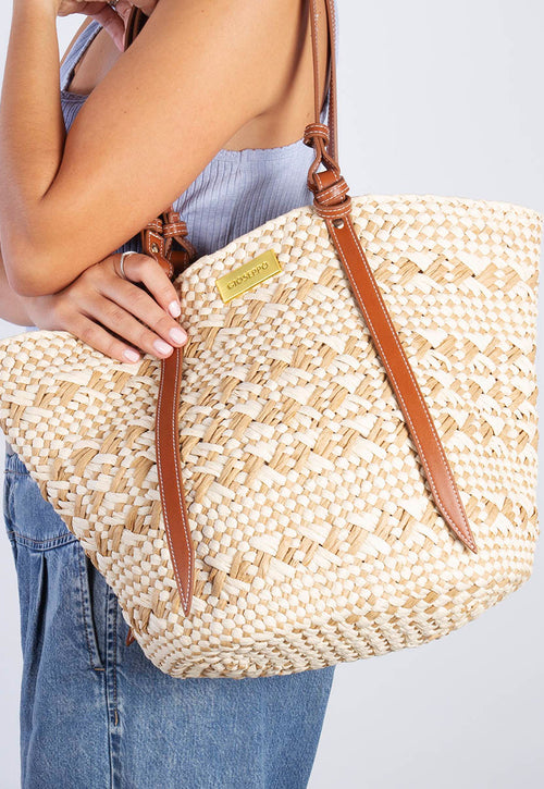 CESTINO DI COLORE NATURALE CON CONTRASTI FOWEY 