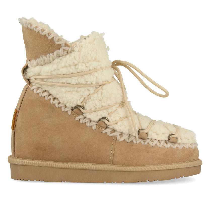 Camel Australian style boots with sheepskin detail for women  46486