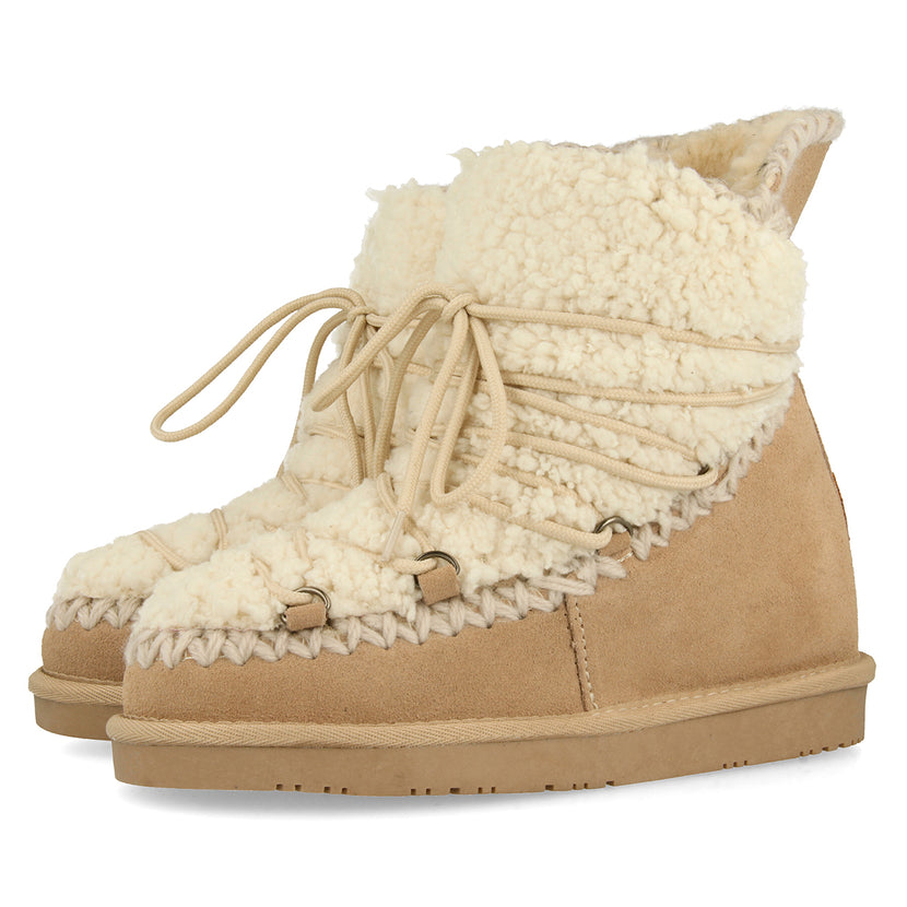 Camel Australian style boots with sheepskin detail for women  46486