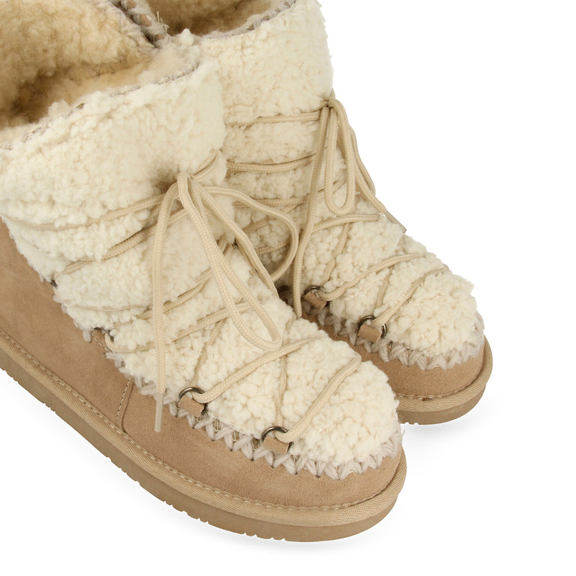 Camel Australian style boots with sheepskin detail for women  46486