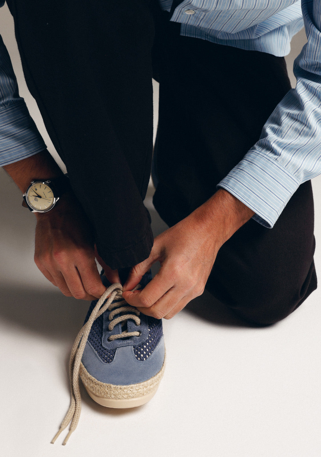 BLUE MESH SNEAKERS