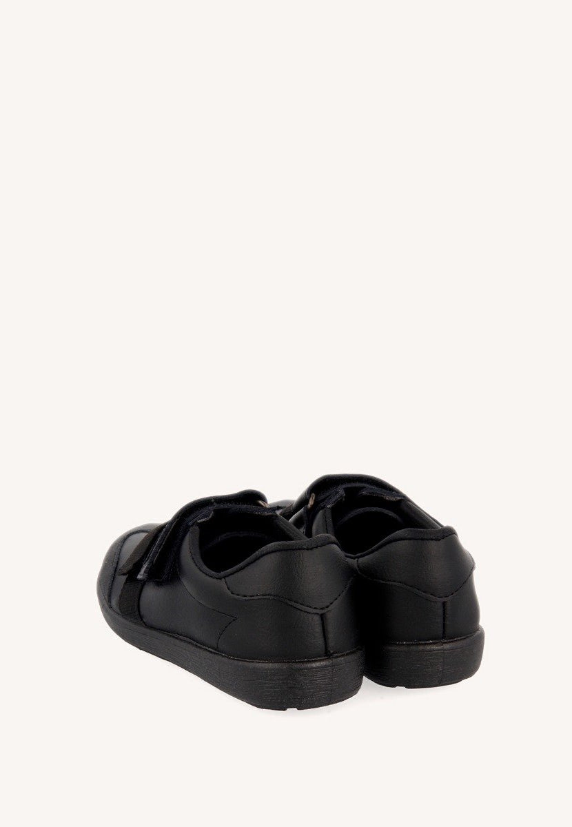 ZAPATOS COLEGIALES DE PIEL EN NEGRO SALCHA