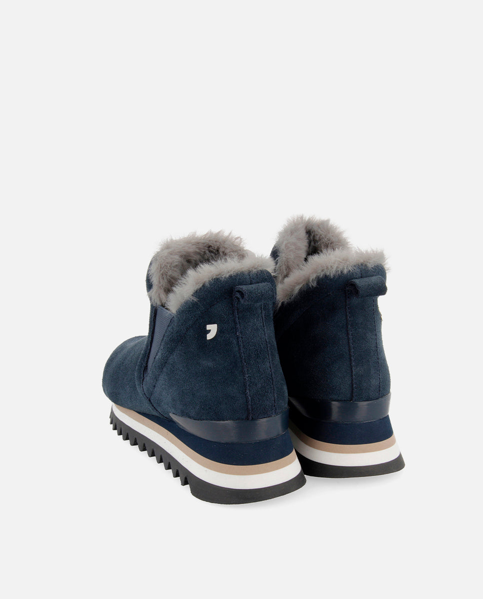 SNEAKERS AZULES ESTILO BOTÍN CON MINI CUÑA PARA MUJER ECKERO
