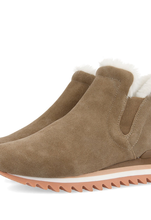 Sneakers estilo botín slip on con mini cuña para mujer ECKERO