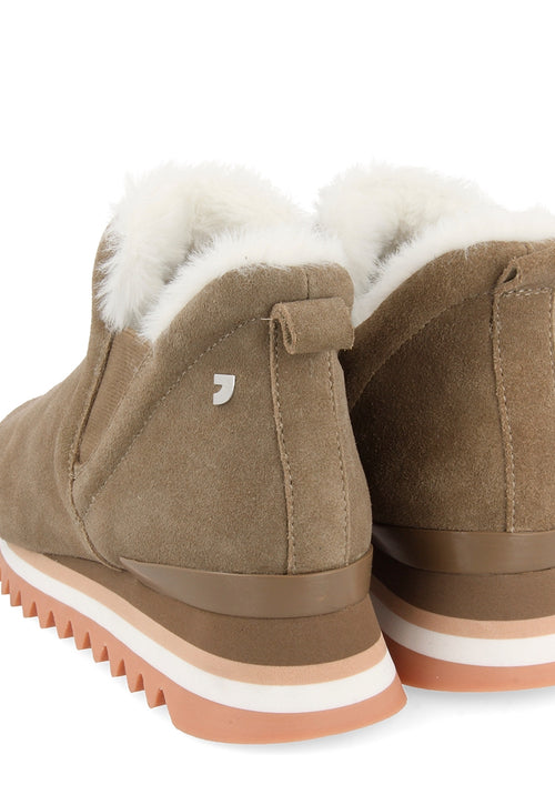 Sneakers estilo botín slip on con mini cuña para mujer ECKERO