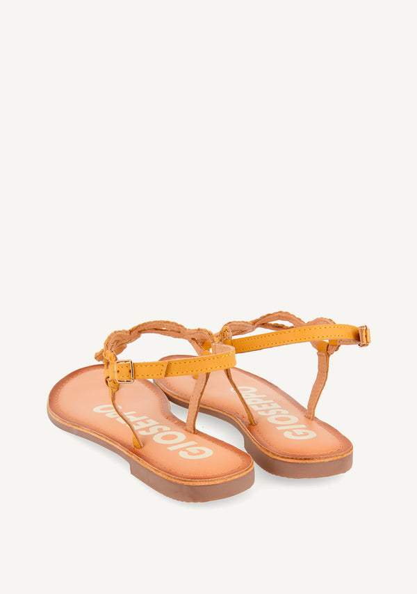 SANDALIAS DE TIRAS TRENZADAS MOSTAZA PARA MUJER FYFFE