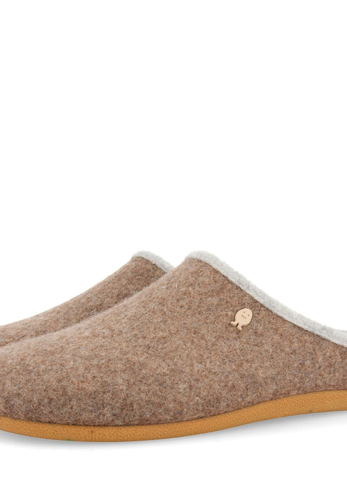 Zapatillas de estar por casa Hot Potatoes en marrón LABINSK