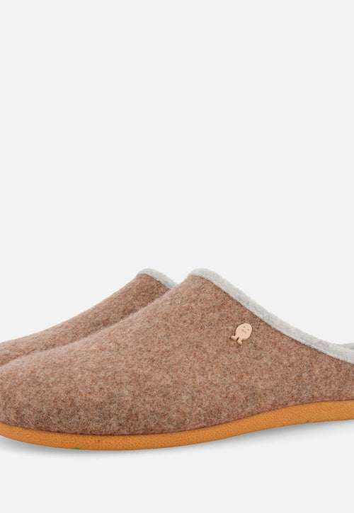 Zapatillas de estar por casa Hot Potatoes en marrón LABINSK