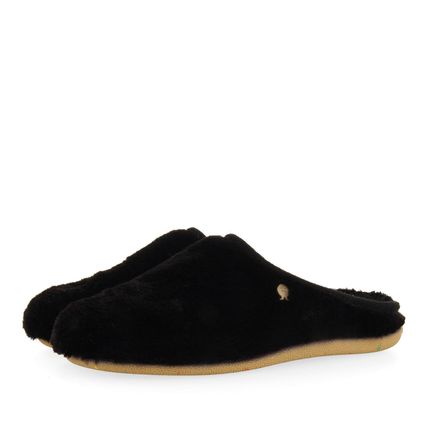 ZAPATILLAS DE ESTAR POR CASA DE LA COLECCIÓN HOT POTATOES KEMEROVO