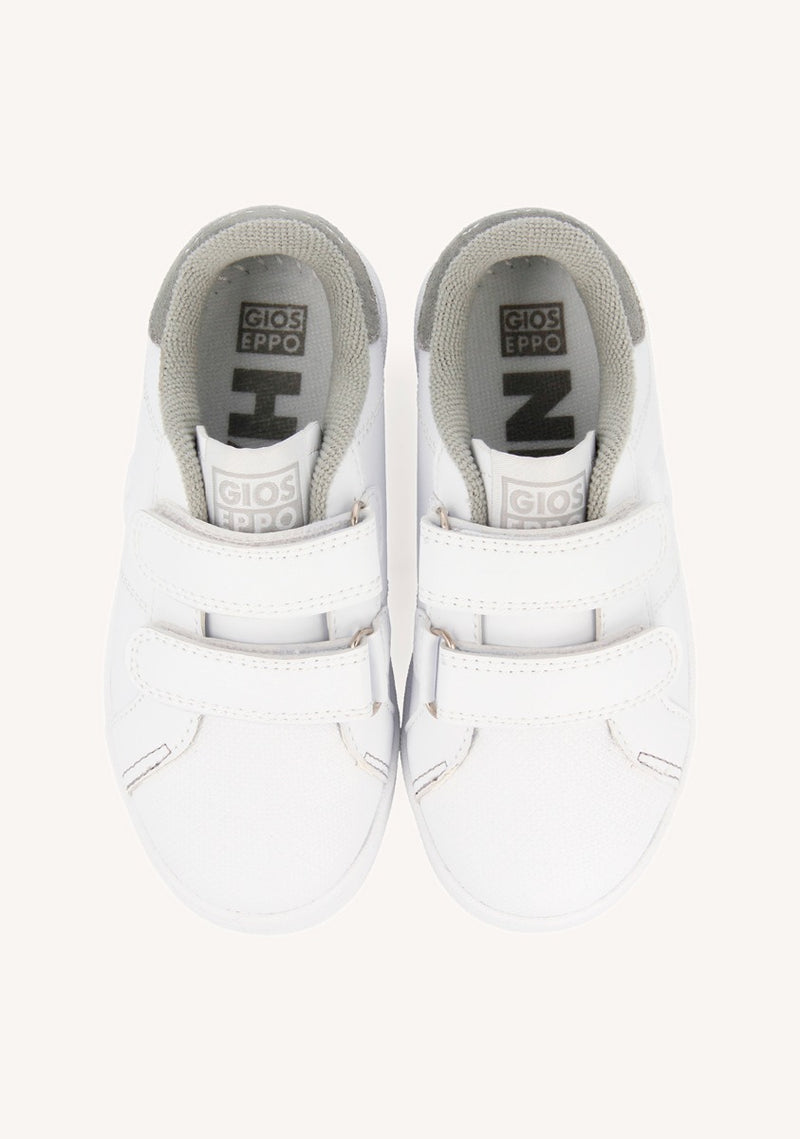 SNEAKERS TIPO COLEGIAL BRANCAS COM DETALHE EM CINZENTO E FECHO DUPLO AJUSTÁVEL VOLSK