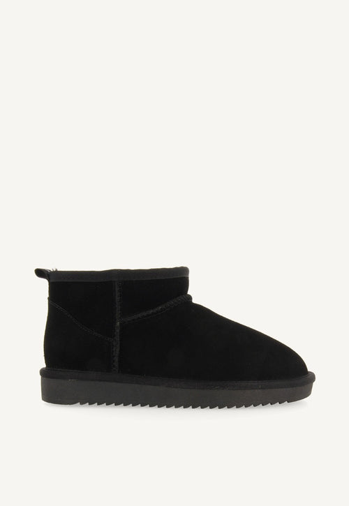 BOTAS AUSTRALIANAS COLOR NEGRO DE CAÑA BAJA PARA MUJER BEREK