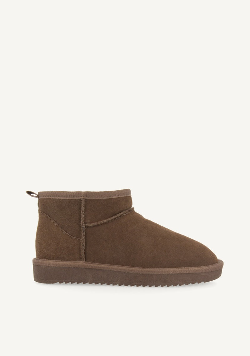 BOTAS AUSTRALIANAS COLOR TAUPE DE CAÑA BAJA PARA MUJER BEREK