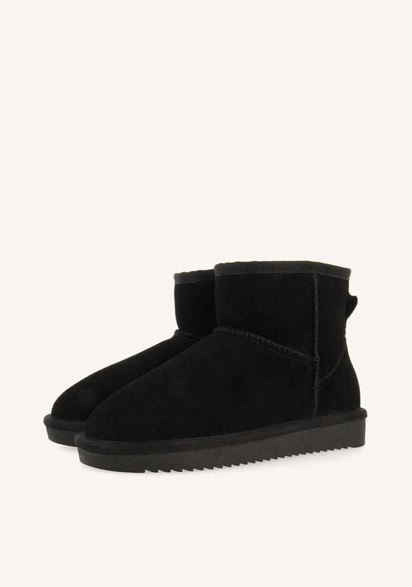  BOTAS AUSTRALIANAS COLOR NEGRO DE CAÑA MEDIA PARA MUJER GILLIAM