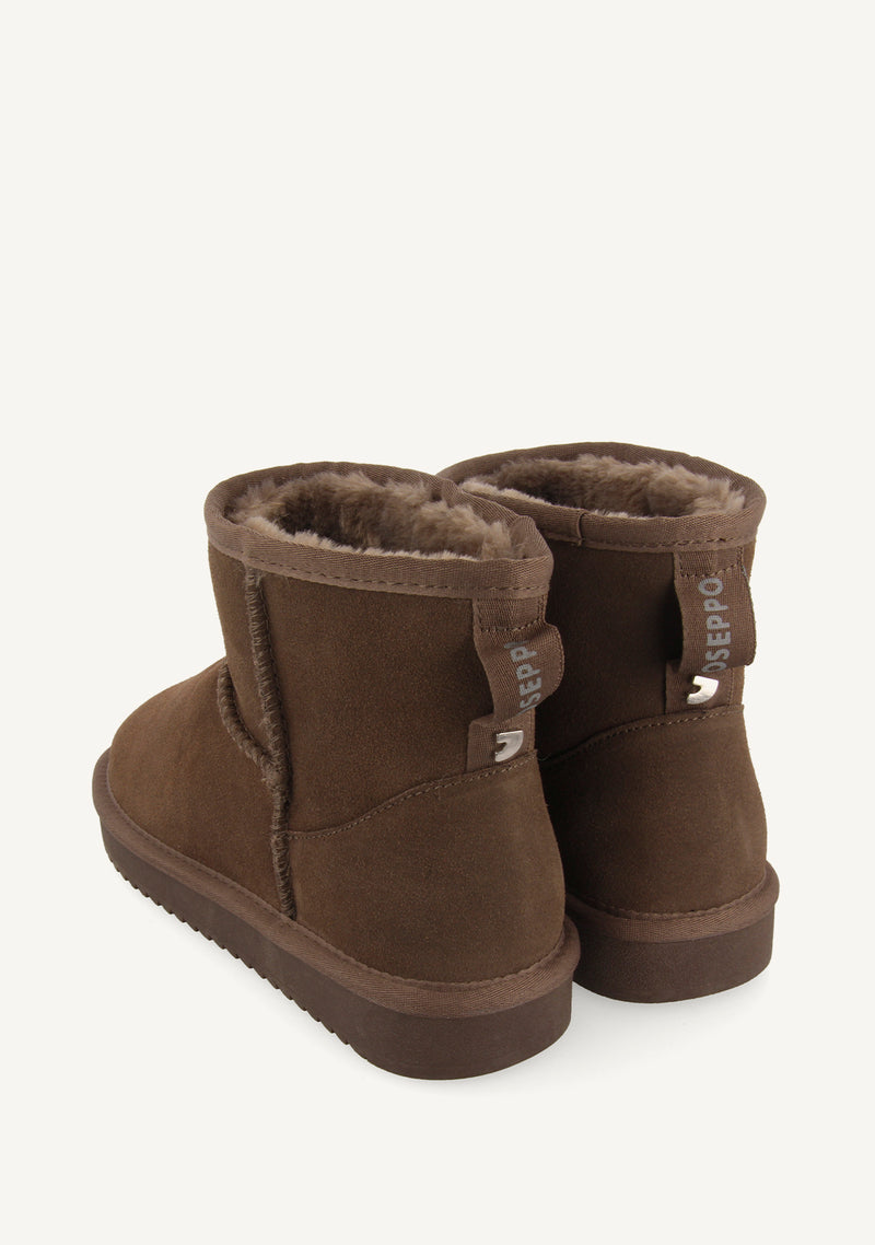 BOTAS AUSTRALIANAS COLOR TAUPE DE CAÑA MEDIA PARA MUJER GILLIAM