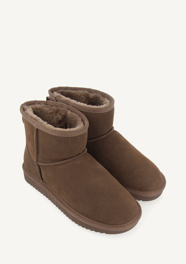 BOTAS AUSTRALIANAS COLOR TAUPE DE CAÑA MEDIA PARA MUJER GILLIAM