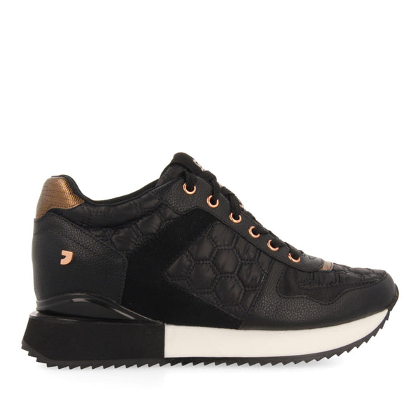 Sneakers negras con cuña interna para mujer ULSTEIN 