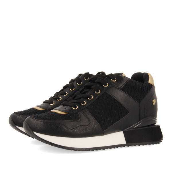 SNEAKERS DE CUÑA INTERNA NEGRAS PARA MUJER BAZINE