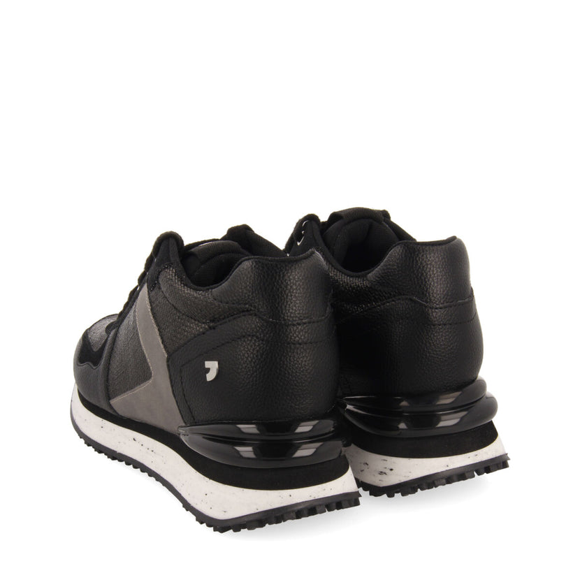 SNEAKERS NEGRAS DE CUÑA INTERNA PARA MUJER BARLASSINA
