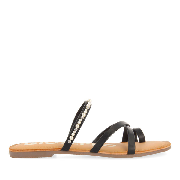 SANDALIAS PLANAS EN COLOR NEGRO CON DETALLE DE PERLAS PARA MUJER LEBU