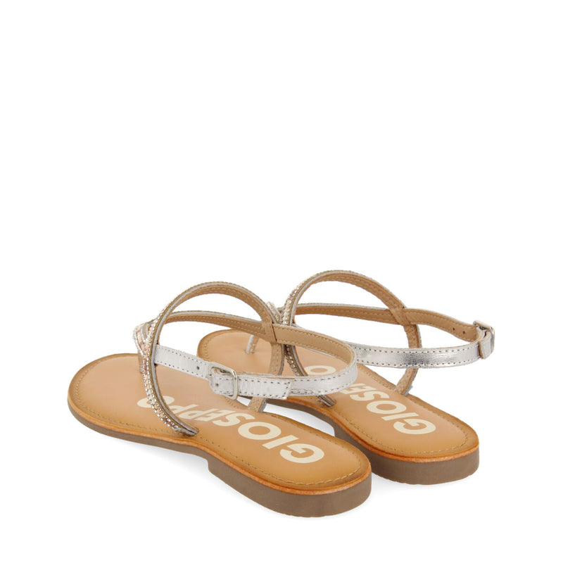 SANDALIAS PLATA CON TIRAS Y ADORNO DE CUENTAS PARA MUJER SULLANA