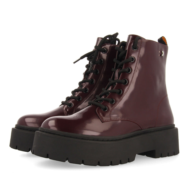 Laussa women's burgundy lace-up biker boots with black double soles