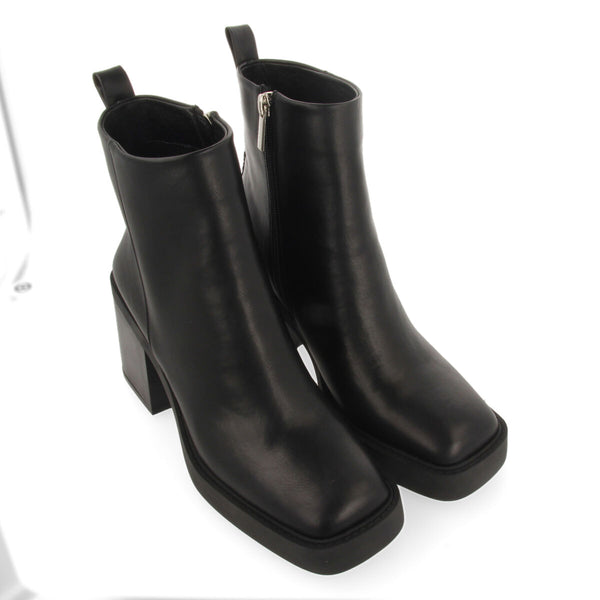 Altrier women's black ankle boots with square toes, thick platforms and wide heels