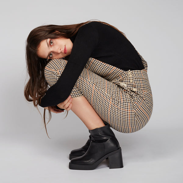 Altrier women's black ankle boots with square toes, thick platforms and wide heels