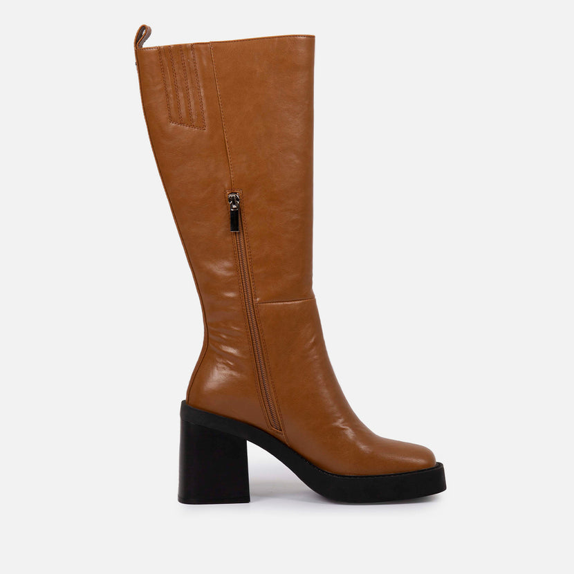 Bota color cuero alta lisa de punta cuadrada con plataforma gruesa y tacón ancho para mujer goeblange