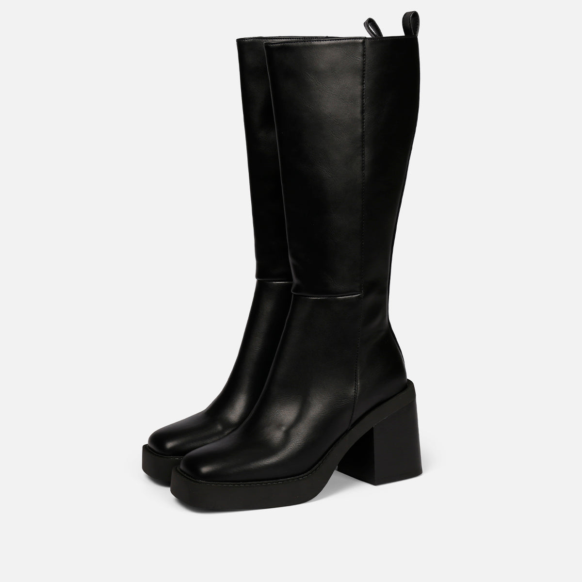 Stivali alti neri da donna goeblange, a punta quadrata con plateau alto e tacco ampio.