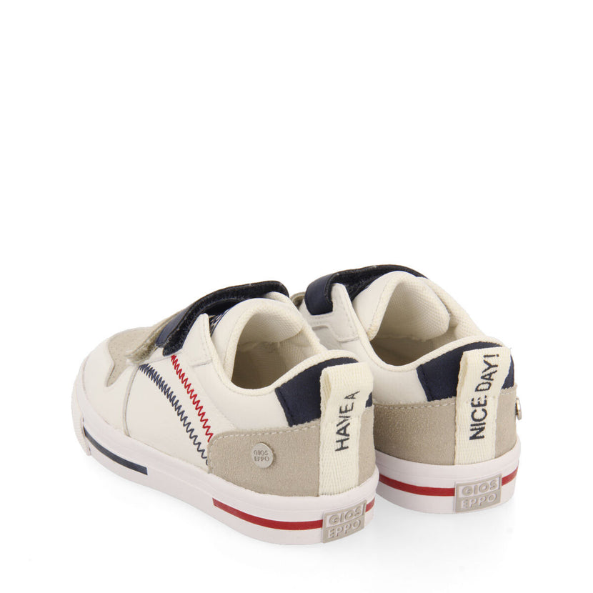Sneakers blancas con pespuntes de colores para niño maceio