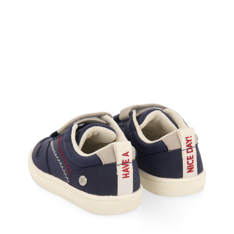 Campoi babies white sneakers with adjustable fastenings