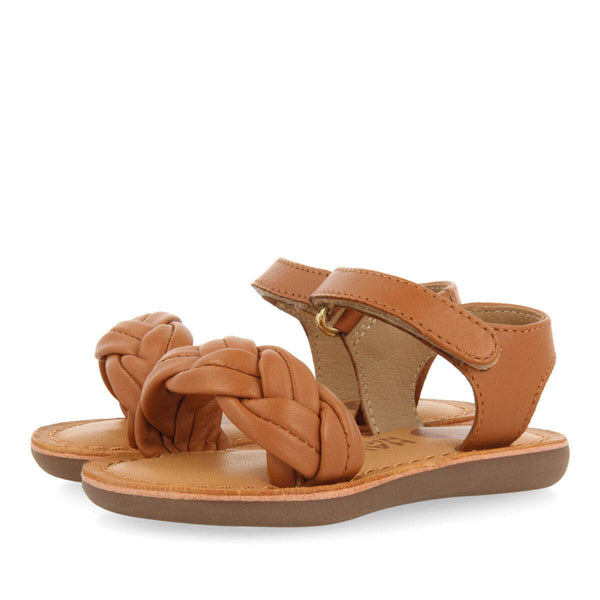 Sandalias de piel en color cuero con trenza para niña ennery