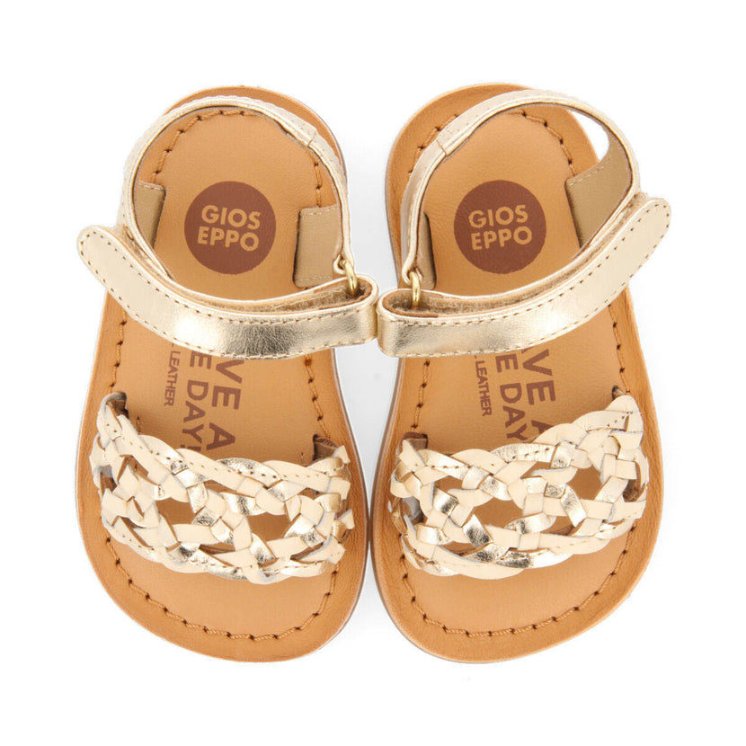 Sandalias de piel en color oro con trenza para niña mainsat
