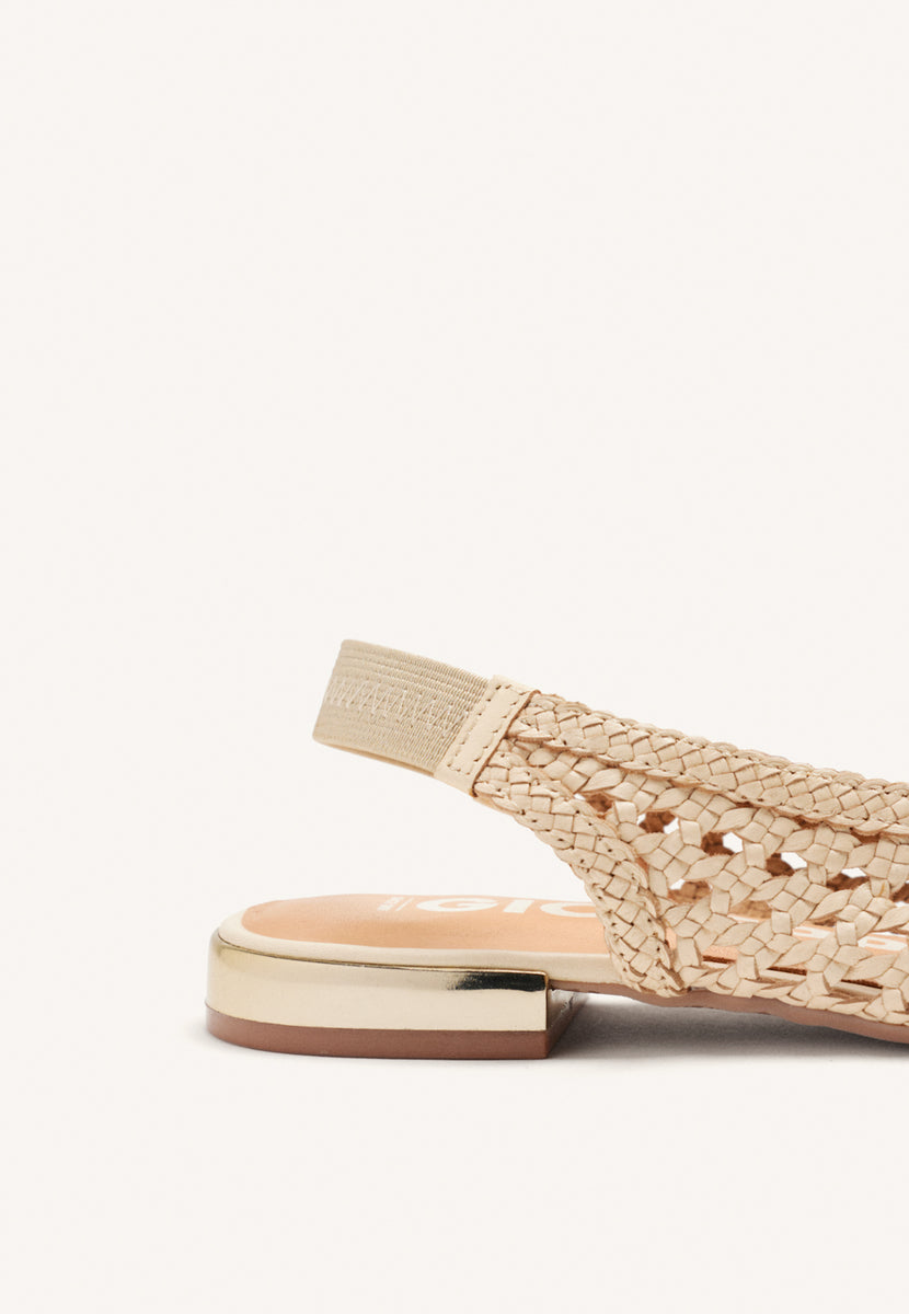 GUATAVITA WOMEN'S OFF-WHITE LEATHER BALLET FLATS WITH BRAIDING