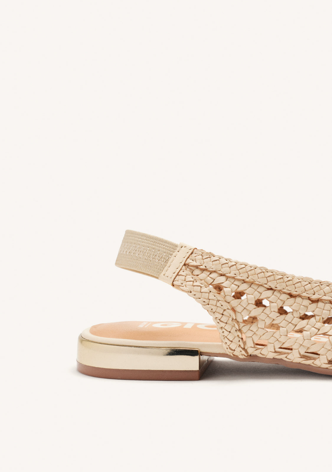 GUATAVITA WOMEN'S OFF-WHITE LEATHER BALLET FLATS WITH BRAIDING