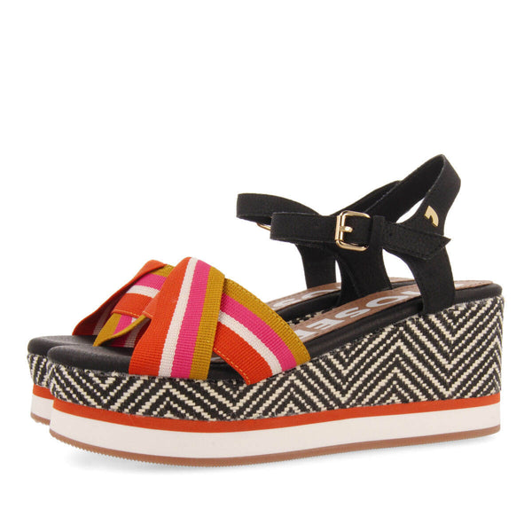 Sandalias color negro con cintas de colores y plataforma para mujer guaduas