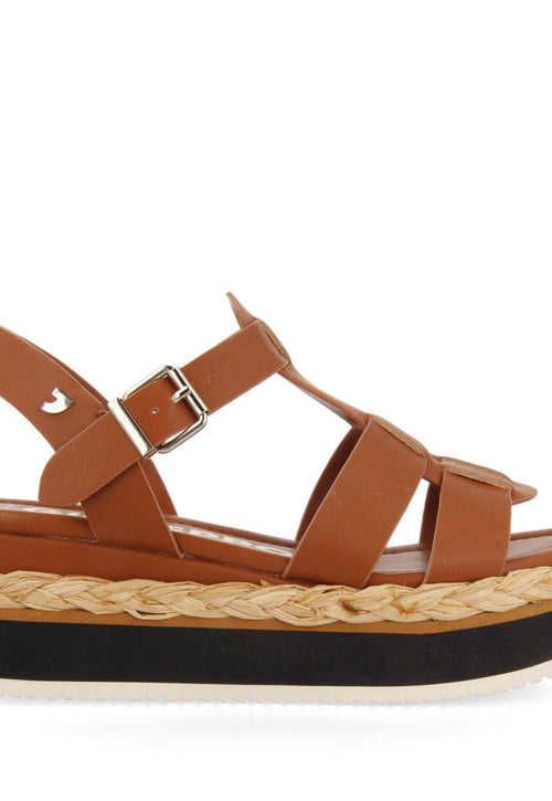 Sandalias color cuero tipo cangrejera con plataforma para mujer vaumas 