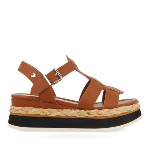 SANDALIAS COLOR CUERO TIPO CANGREJERA CON PLATAFORMA PARA MUJER VAUMAS 