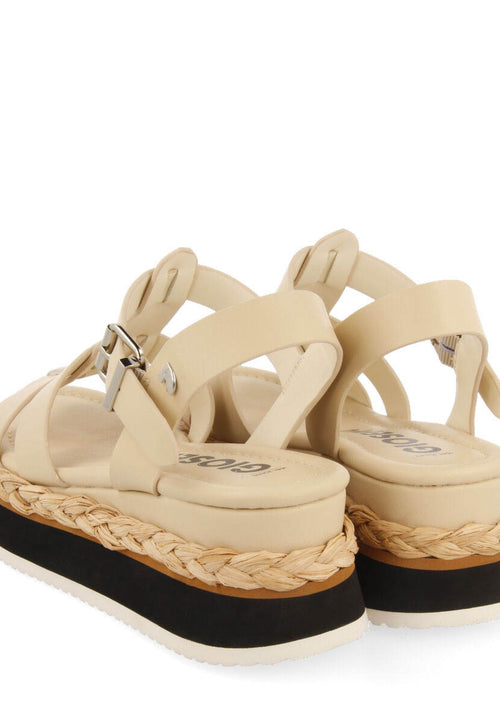 Sandalias color off-white tipo cangrejera con plataforma para mujer vaumas 