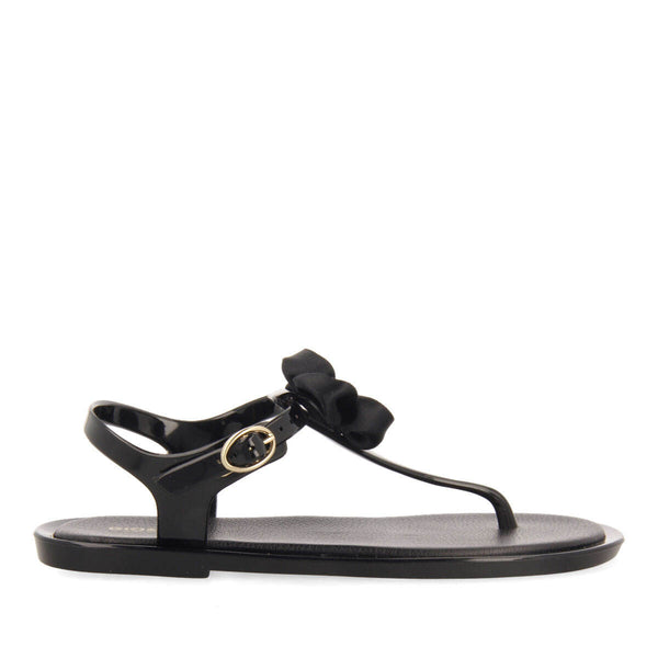 Itaucu women's black sandals with details