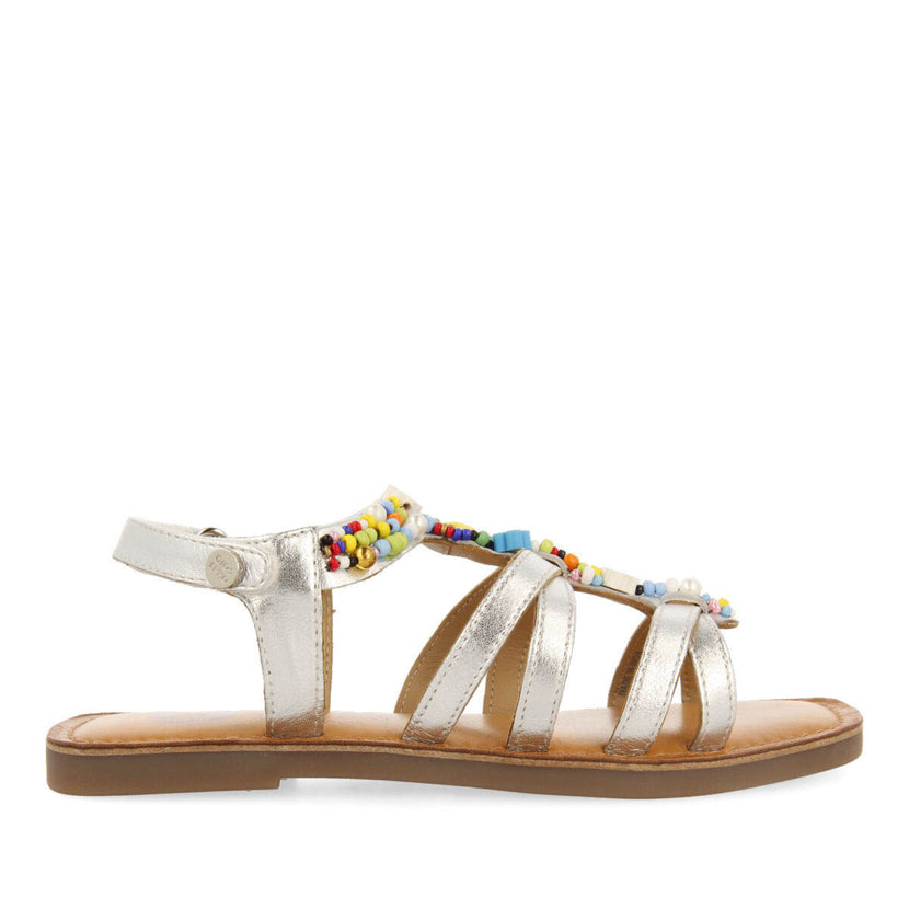 Sandali in pelle metallizzata tipo romana in argento da bambina gazeran