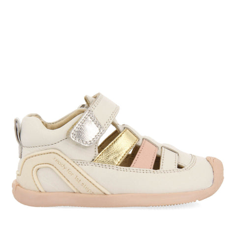SANDÁLIA TIPO PRAIA COR OFF-WHITE PARA MENINA SINOP