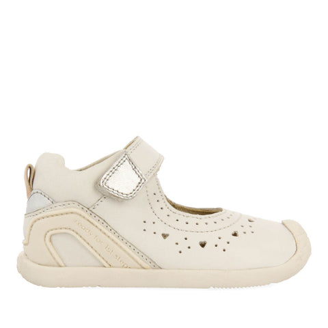 CONAND GIRLS WHITE LEATHER BALLET FLATS