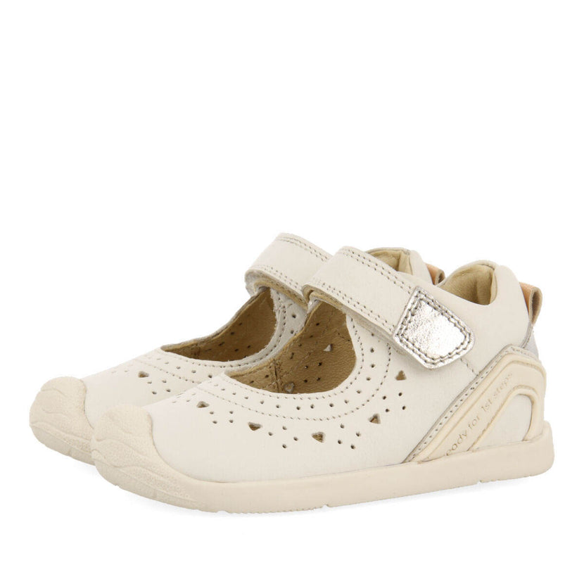 Conand girls white leather ballet flats