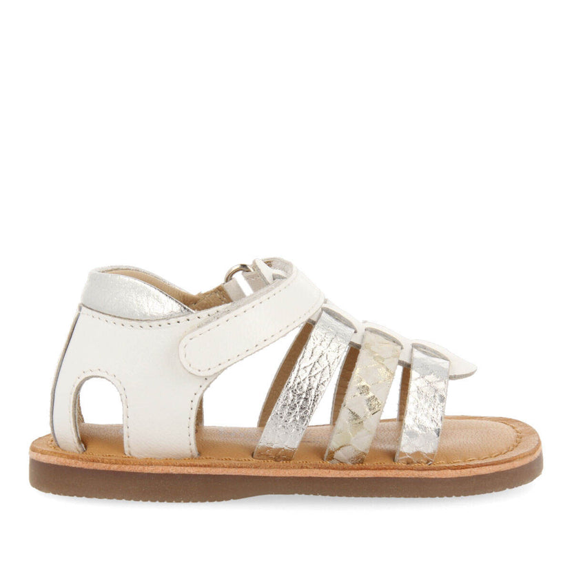 Sandalias de piel con corte tipo cangrejera blancas para niñas ragni