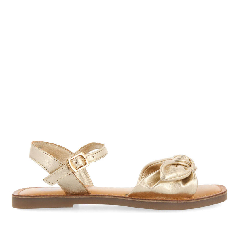 Sandali in pelle metallizzata in color oro da bambina xapuri